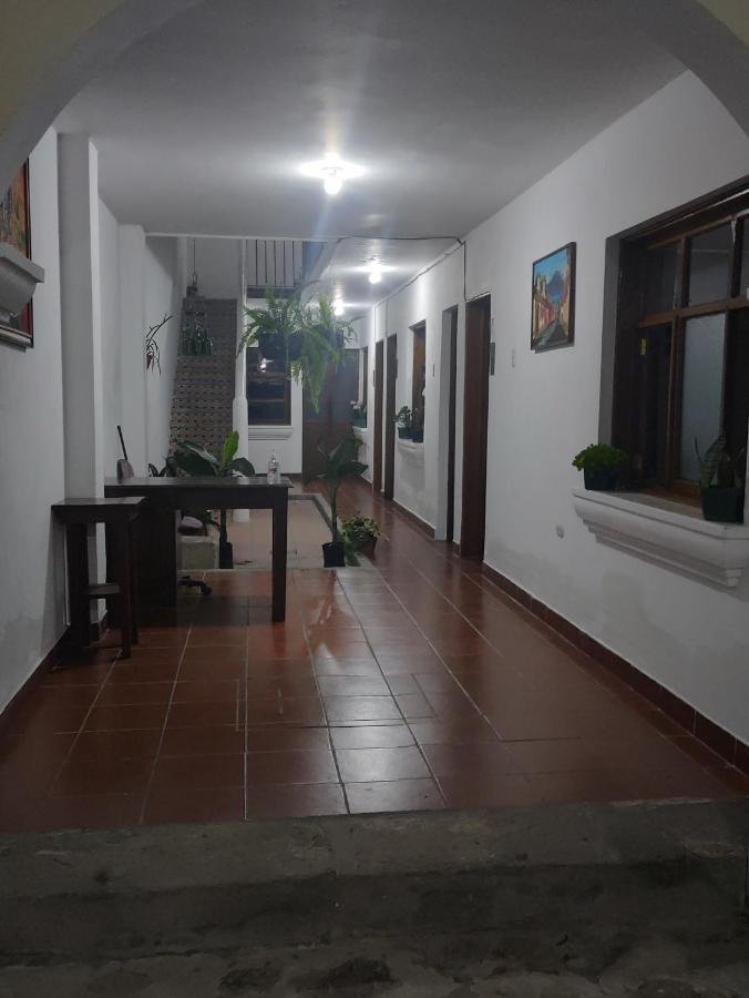Francisco'S Rest House Hotel Антигуа-Гватемала Экстерьер фото
