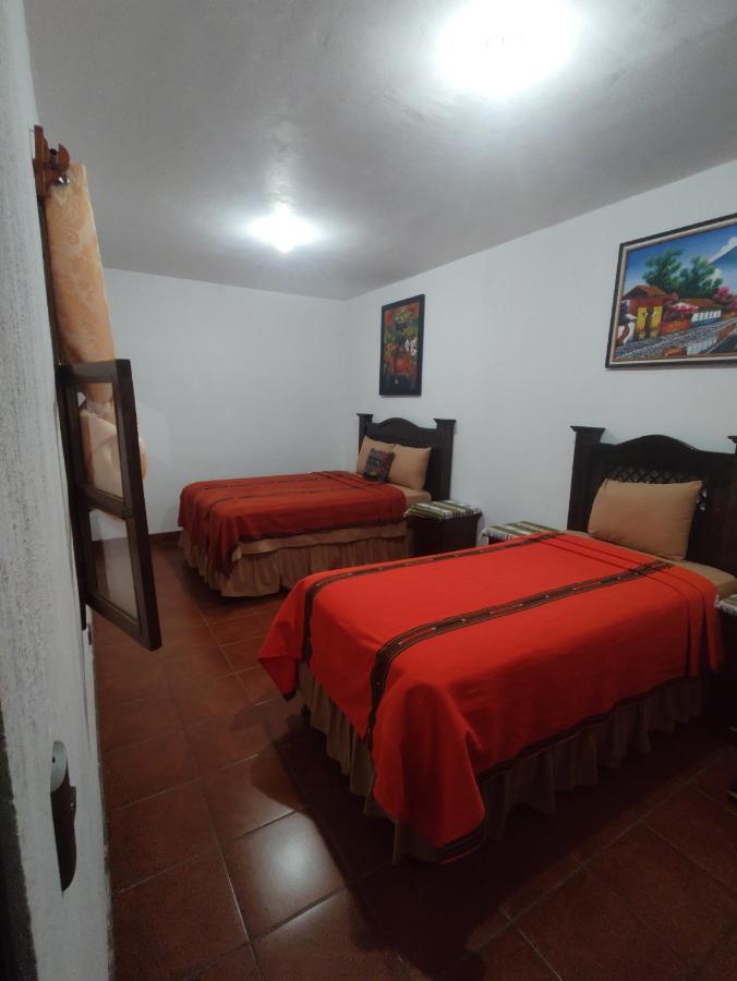 Francisco'S Rest House Hotel Антигуа-Гватемала Номер фото