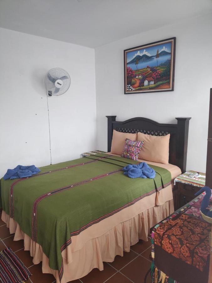 Francisco'S Rest House Hotel Антигуа-Гватемала Экстерьер фото