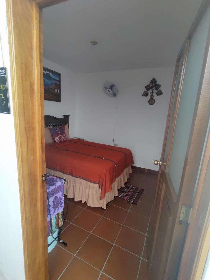 Francisco'S Rest House Hotel Антигуа-Гватемала Экстерьер фото