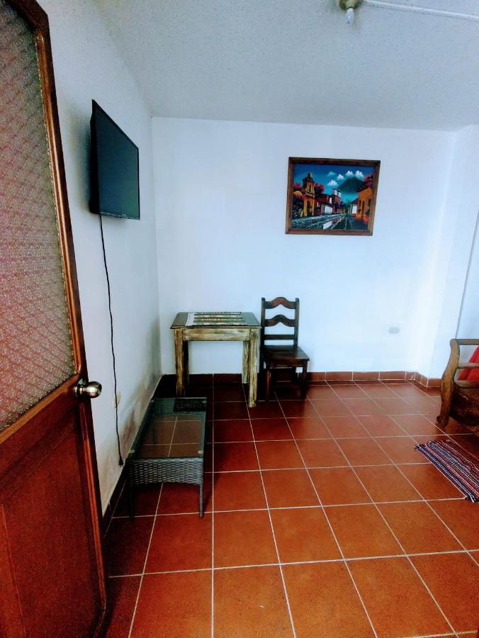Francisco'S Rest House Hotel Антигуа-Гватемала Экстерьер фото