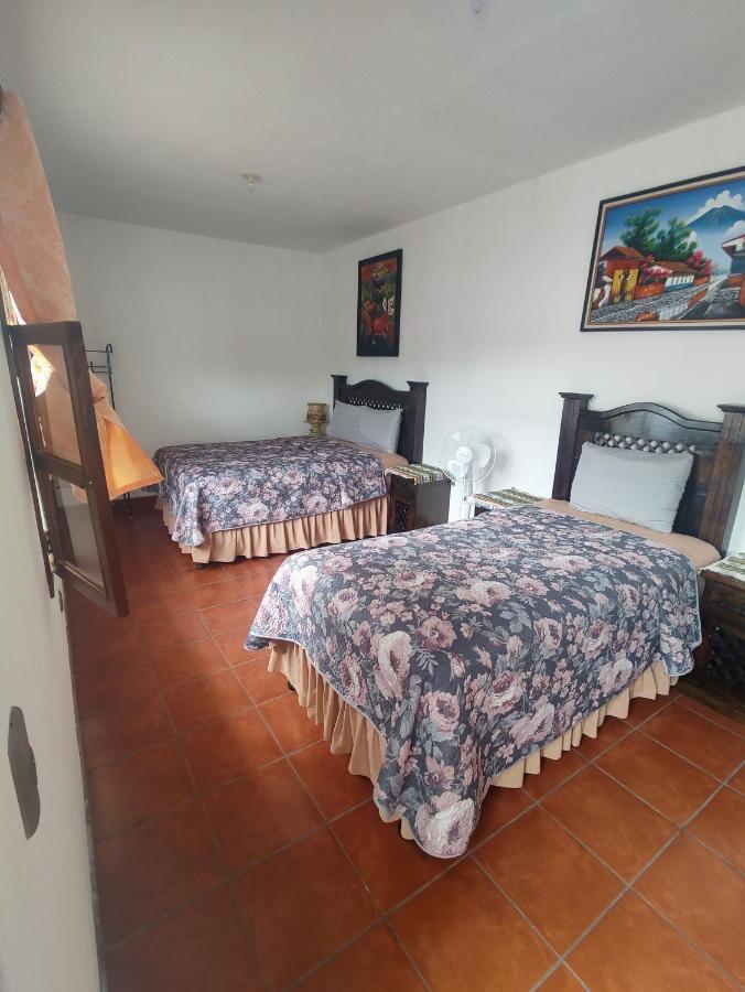 Francisco'S Rest House Hotel Антигуа-Гватемала Экстерьер фото